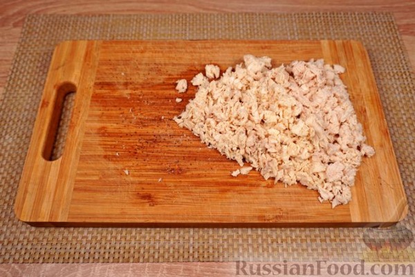 Закусочные слойки с курицей, яйцами и сыром Закусочные слойки с курицей, яйцами и сыром