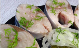 Малосольная скумбрия Малосольная скумбрия