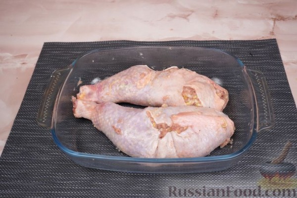 Фаршированные куриные окорочка с кабачком Фаршированные куриные окорочка с кабачком