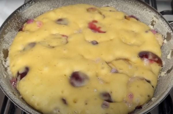 Пирог, который вас удивит: готовится на сковороде, а по вкусу &ndash; как из печи! Рецепт, который полюбят все