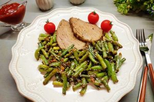 Стручковая фасоль с чесноком