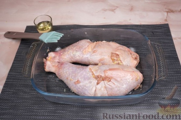 Фаршированные куриные окорочка с кабачком Фаршированные куриные окорочка с кабачком