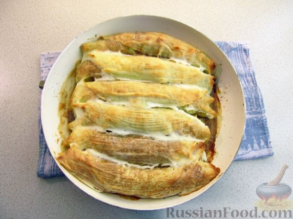 Рулетики из кабачковых блинов с мясным фаршем (в духовке) Рулетики из кабачковых блинов с мясным фаршем (в духовке)