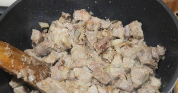 Жареная свинина на сковороде Жареная свинина на сковороде