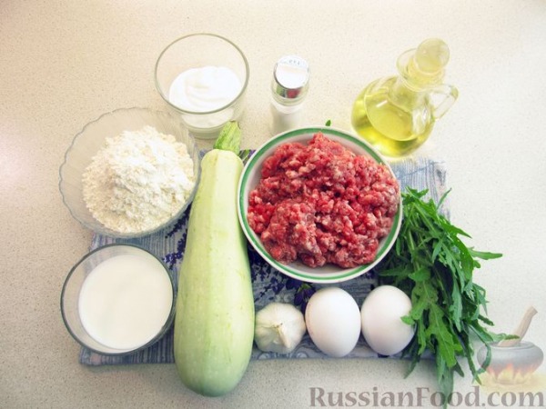 Рулетики из кабачковых блинов с мясным фаршем (в духовке) Рулетики из кабачковых блинов с мясным фаршем (в духовке)