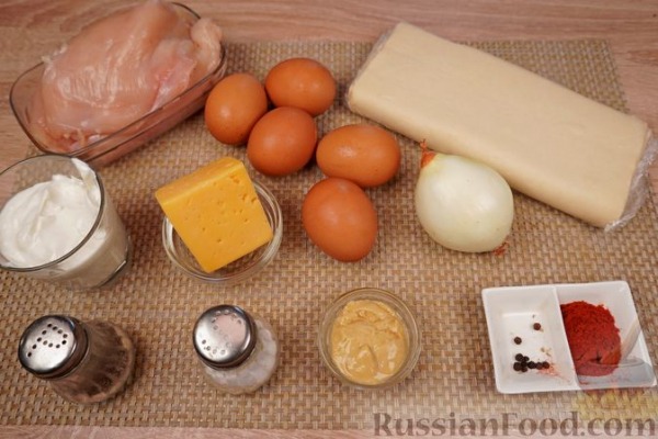 Закусочные слойки с курицей, яйцами и сыром Закусочные слойки с курицей, яйцами и сыром