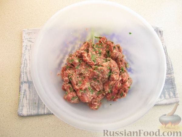 Рулетики из кабачковых блинов с мясным фаршем (в духовке) Рулетики из кабачковых блинов с мясным фаршем (в духовке)
