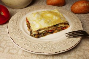 Пирог из лаваша с баклажанами и грибами