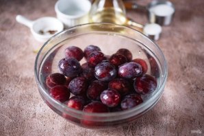 Маринованная слива Маринованная слива