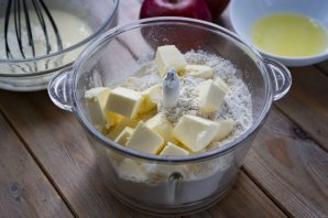 Тертый пирог с яблоками Тертый пирог с яблоками
