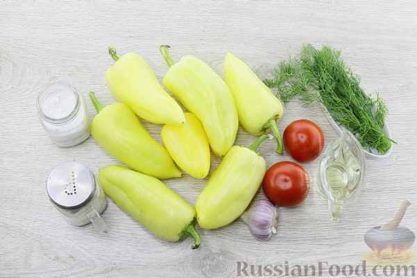Жареный сладкий перец с помидорами и чесноком Жареный сладкий перец с помидорами и чесноком