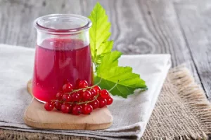 Компот «мохито» с красной смородиной на зиму