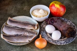 Селедка под шубой с яблоками Селедка под шубой с яблоками