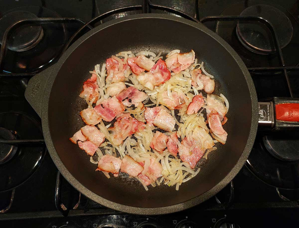 Яичница с беконом Яичница с беконом