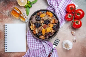 Мясо с черносливом и курагой