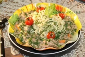 Куриная печень с грибами в соусе