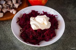 Селедка под шубой с яблоками Селедка под шубой с яблоками
