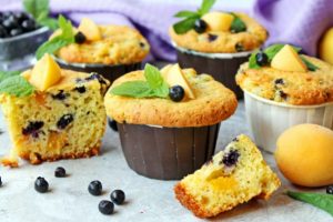 Маффины с черникой и абрикосами