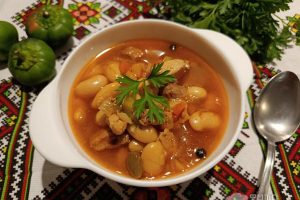 Рецепт: Гуляш мясной — со свининой и фасолью