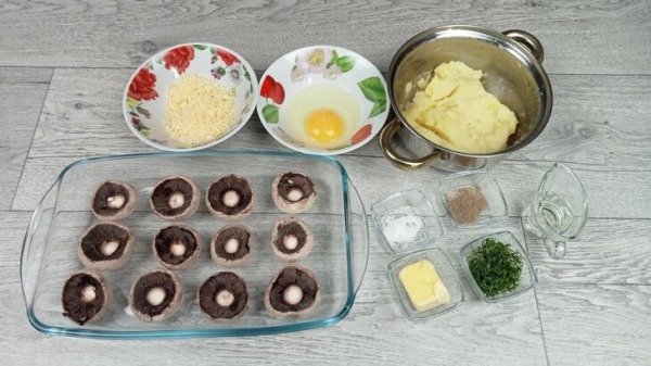 Горячая закуска из шампиньонов и картофеля для новогоднего стола 2026 Горячая закуска из шампиньонов и картофеля для новогоднего стола 2026