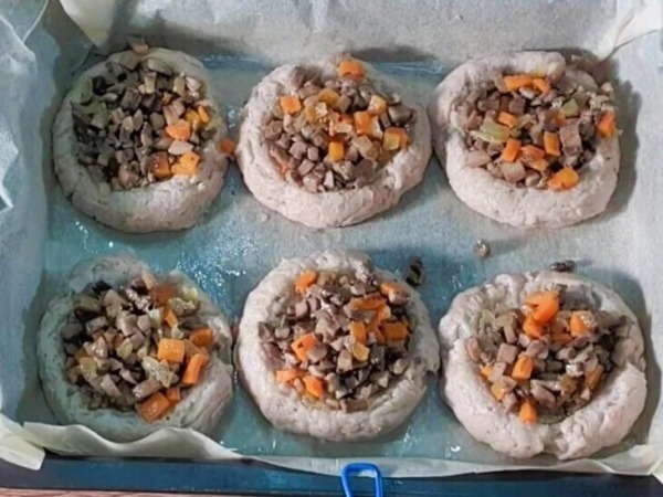 Мясные пенечки с грибами под соусом Мясные пенечки с грибами под соусом