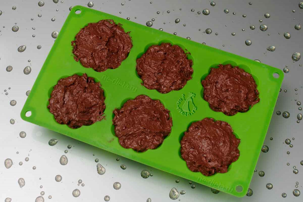 Шоколадные кексы с клубникой Шоколадные кексы с клубникой