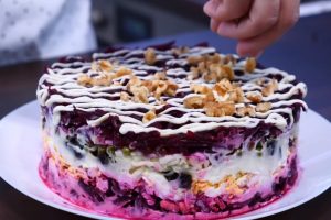 Открытие для хозяек: готовим этот салат за 3 дня до праздника! Чем дольше стоит, тем он аппетитнее!