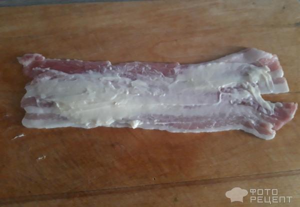 Рецепт: Запеченые беконовые рулеты - с сыром и черносливом! Рецепт: Запеченые беконовые рулеты - с сыром и черносливом!