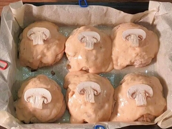 Мясные пенечки с грибами под соусом Мясные пенечки с грибами под соусом