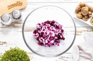 Винегрет с маринованными грибами Винегрет с маринованными грибами