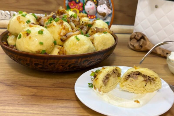 Не просто галушки, а объедение! Откройте для себя рецепт вкуснейших клецек с мясной начинкой и салом Не просто галушки, а объедение! Откройте для себя рецепт вкуснейших клецек с мясной начинкой и салом