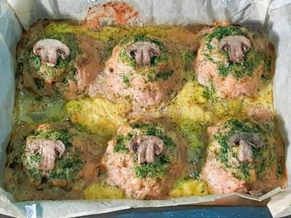 Мясные пенечки с грибами под соусом Мясные пенечки с грибами под соусом