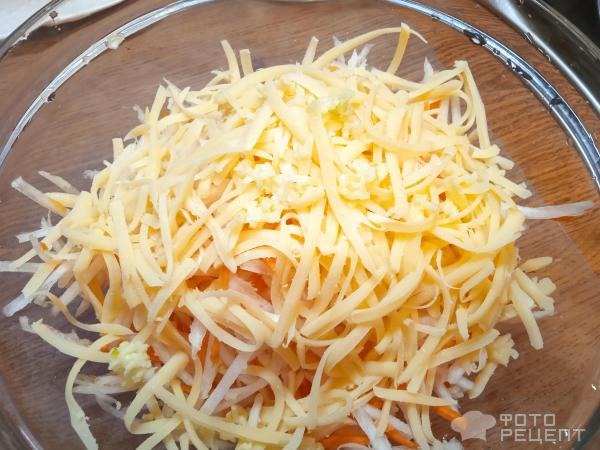 Рецепт: Закуска из дайкона - с сыром и чесноком Рецепт: Закуска из дайкона - с сыром и чесноком