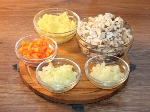 Мясные пенечки с грибами под соусом Мясные пенечки с грибами под соусом