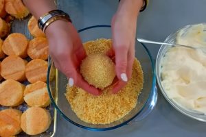 Рецепт советских пирожных «Белочка» —  простой, недорогой и невероятно вкусный десерт!