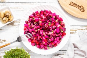 Винегрет с маринованными грибами Винегрет с маринованными грибами