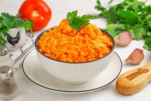 Салат из моркови с чесноком
