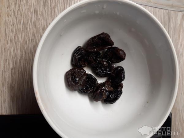 Рецепт: Запеченые беконовые рулеты - с сыром и черносливом! Рецепт: Запеченые беконовые рулеты - с сыром и черносливом!