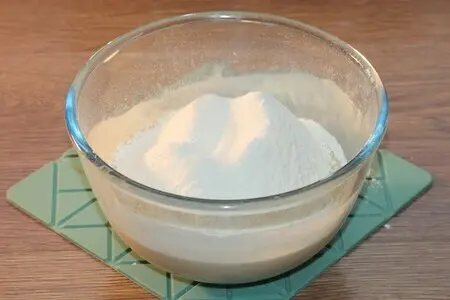 Пышные пирожки с жаренным луком и яйцом Пышные пирожки с жаренным луком и яйцом