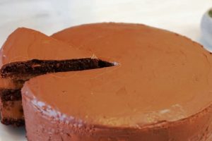 В нём всё идеально: вкусный шоколадный торт «Марс». Мой любимчик среди праздничных десертов