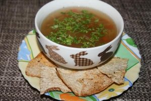 Рецепт: Вермишелевый суп на курином бульоне — насыщенный вкус