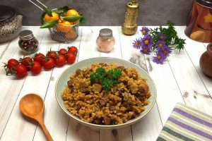 Плов с говядиной и финиками