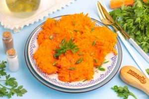 Постные морковные оладьи