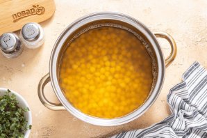 Хумус с соусом песто